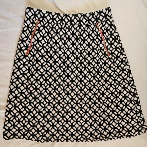 Le Lis Dresses & Skirts - Le Lis Juniors White And Black Pull On Skirt With Faux Pockets Size Medium